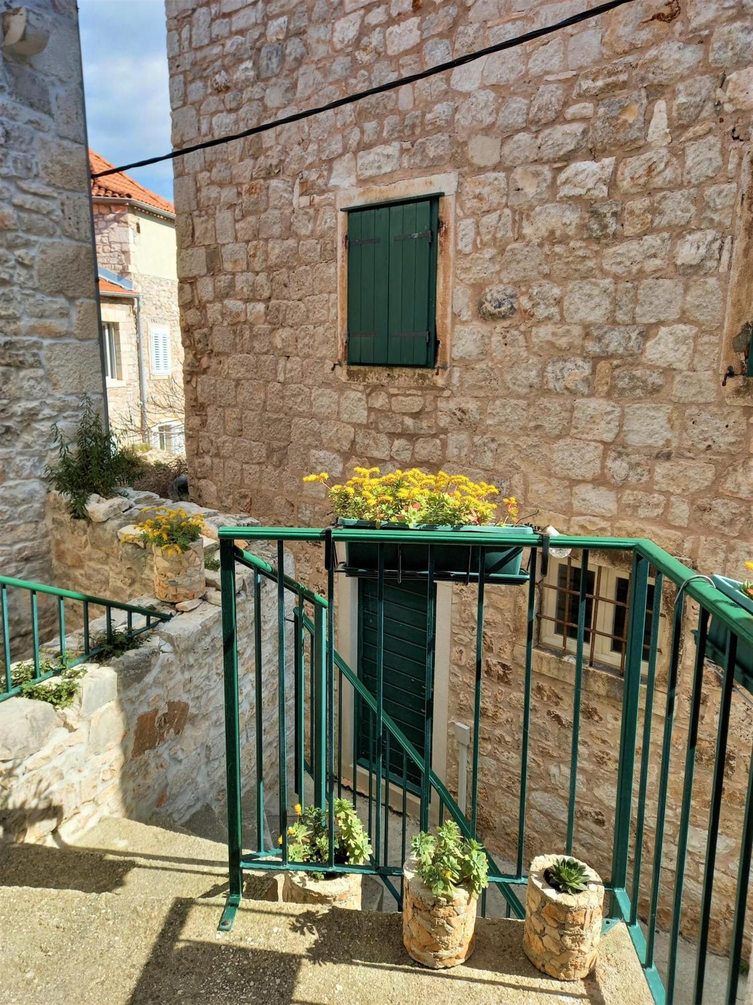 Apartment Megi In Supetar Historical Core Εξωτερικό φωτογραφία